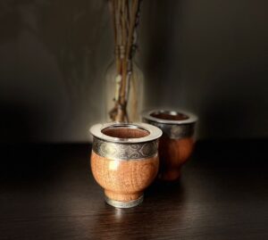 Mate imperial algarrobo con base de alpaca